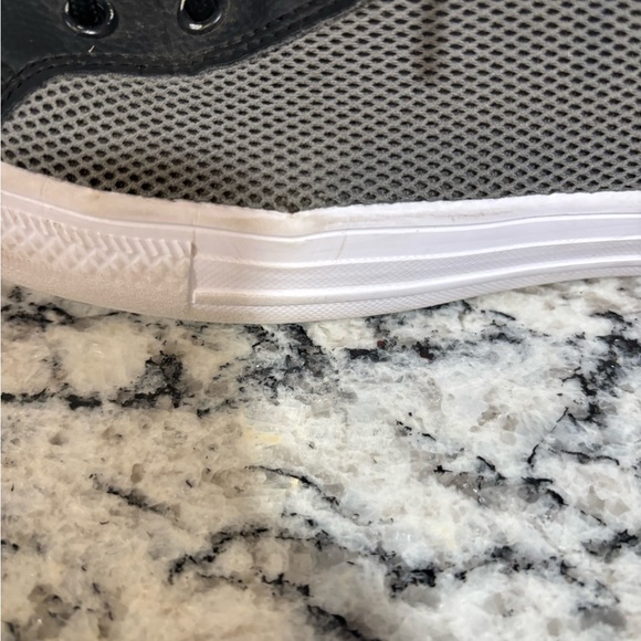 Converse Chuck Taylor Lightweight Mesh Ultra Mid High Top Black Red Men Sz 8 - Picture 15 of 16